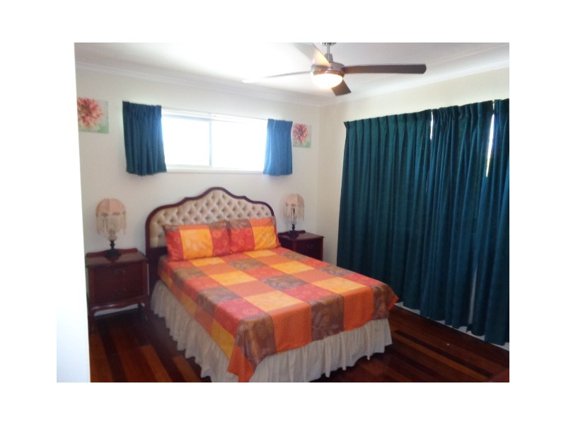 34 Burrum St, Burrum Heads QLD 4659