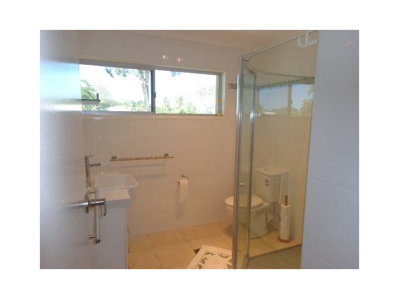 34 Burrum St, Burrum Heads QLD 4659