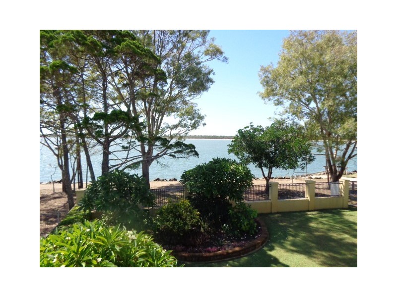 34 Burrum St, Burrum Heads QLD 4659