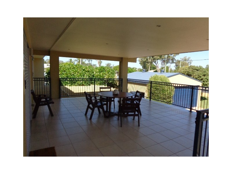 34 Burrum St, Burrum Heads QLD 4659