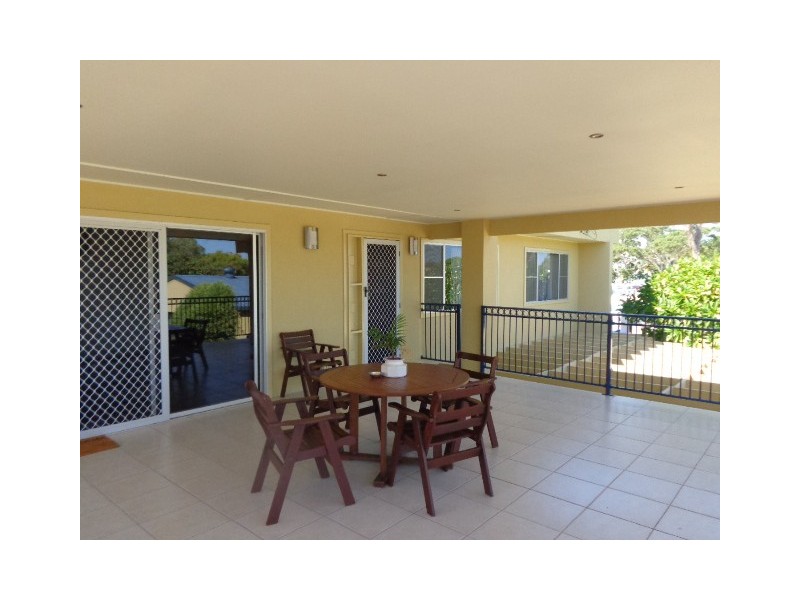 34 Burrum St, Burrum Heads QLD 4659