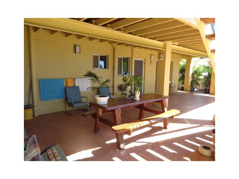 34 Burrum St, Burrum Heads QLD 4659