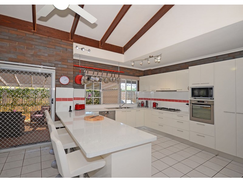 35 Beach Drive, Burrum Heads QLD 4659