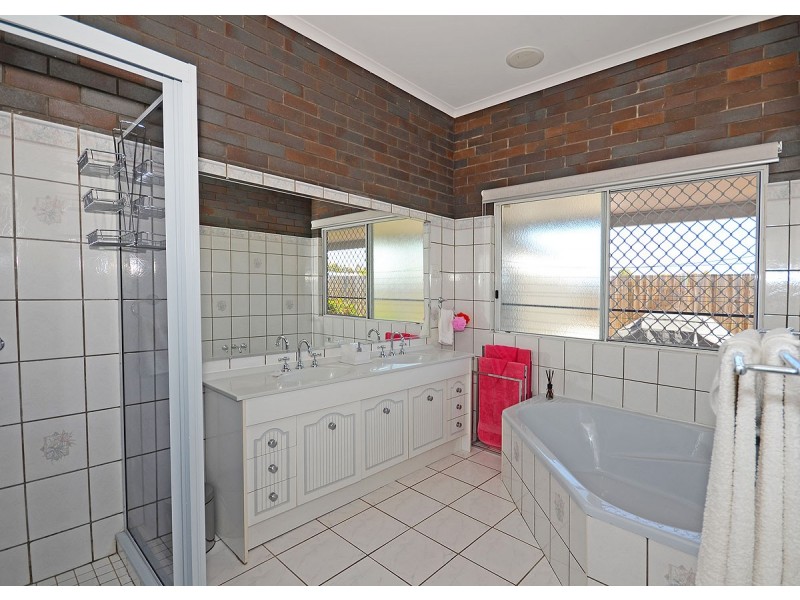 35 Beach Drive, Burrum Heads QLD 4659