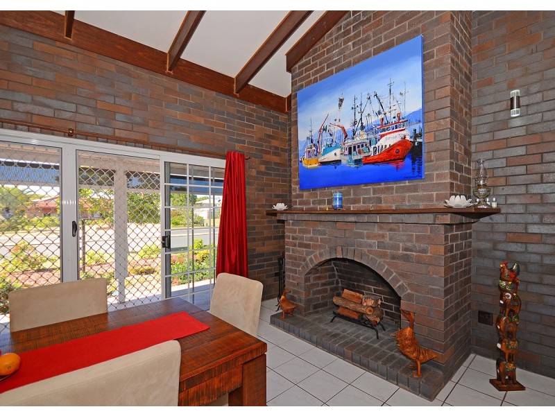 35 Beach Drive, Burrum Heads QLD 4659