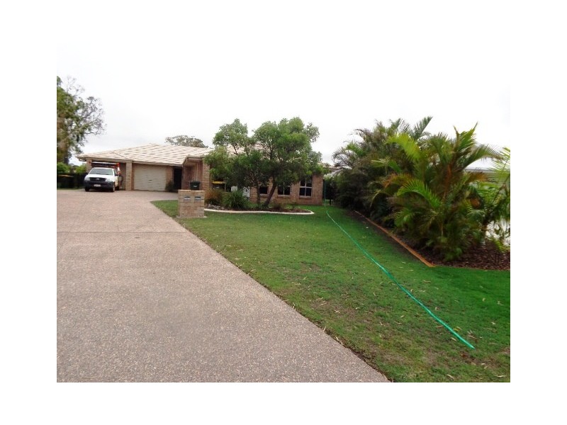14 Fulmar Crt, Burrum Heads QLD 4659