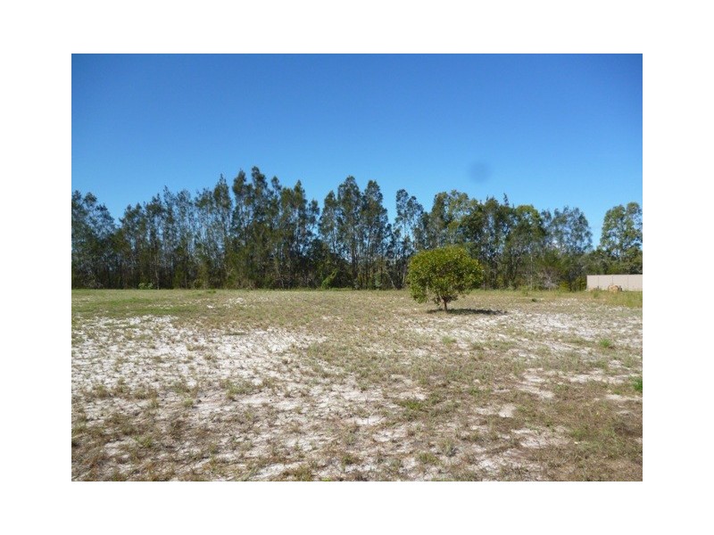 4 Eds Place, Burrum Heads QLD 4659