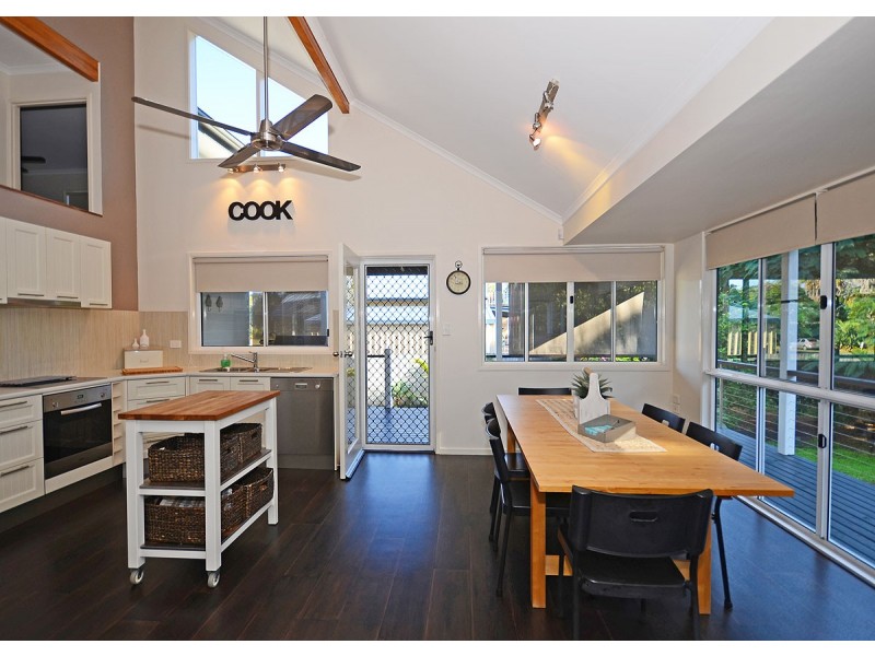 130 Kingfisher Pde, Toogoom QLD 4655