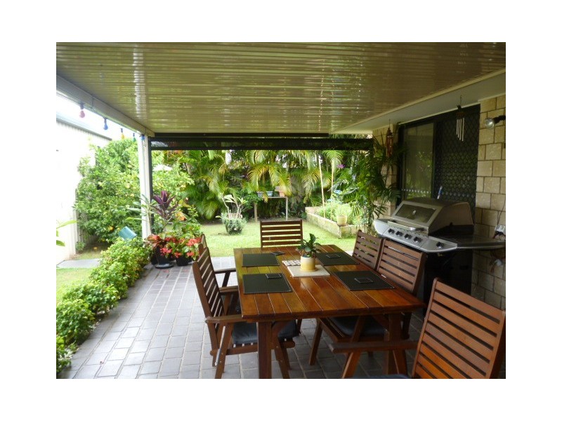 2 Louise Drive, Burrum Heads QLD 4659