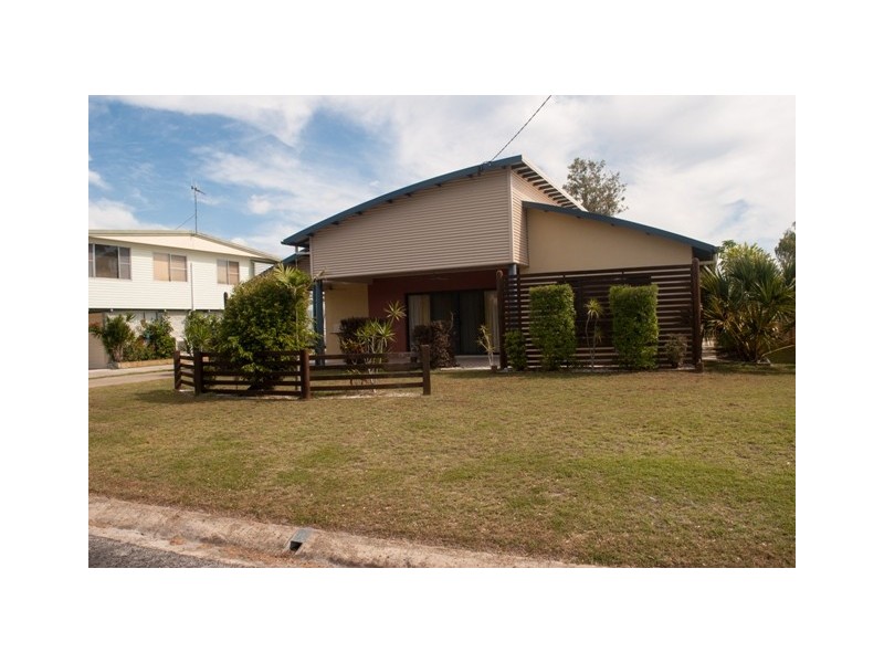 30 Ross Street, Burrum Heads QLD 4659