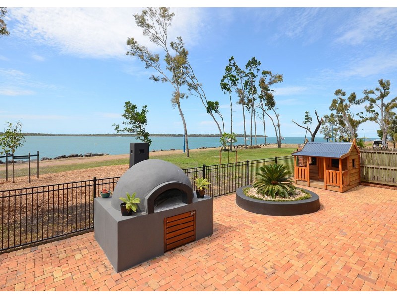 2 Burrum Street, Burrum Heads QLD 4659