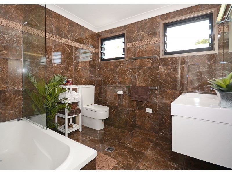 2 Burrum Street, Burrum Heads QLD 4659