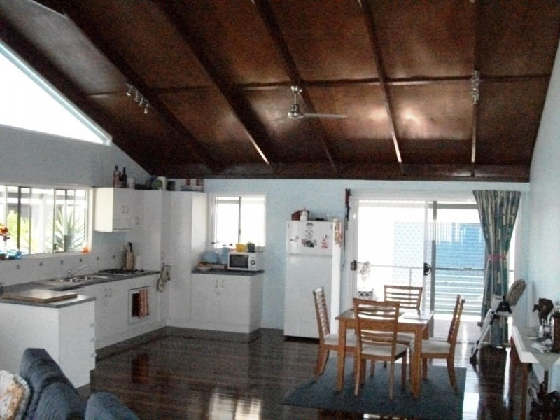 33 Sunrise Crescent, Burrum Heads QLD 4659