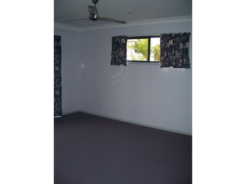 9 Oakes Drive, Burrum Heads QLD 4659