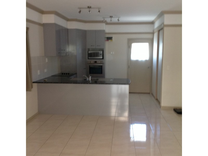 4/93 William Street, Howard QLD 4659