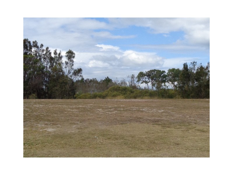 54 Beach Drive, Burrum Heads QLD 4659