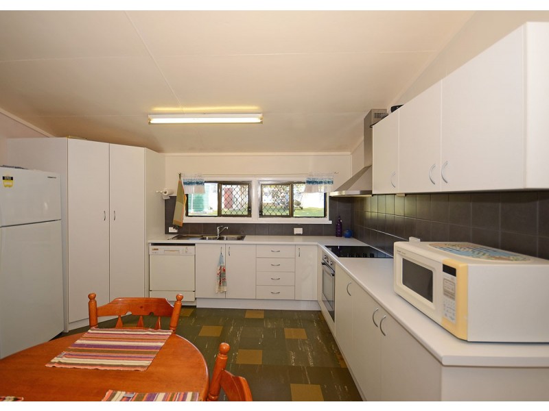 35 Howard Street, Burrum Heads QLD 4659