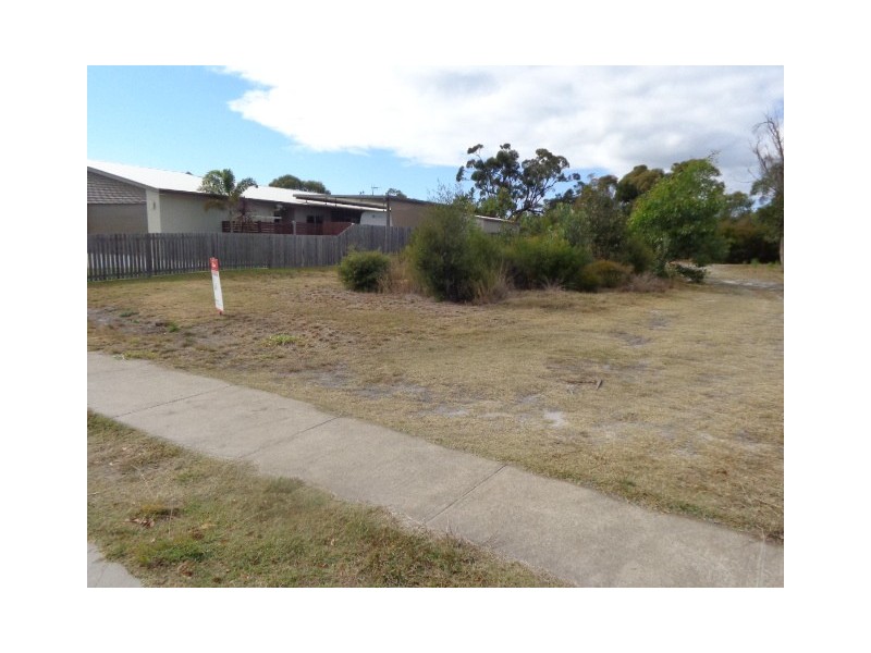 10 Lilly Pilly Dr, Burrum Heads QLD 4659
