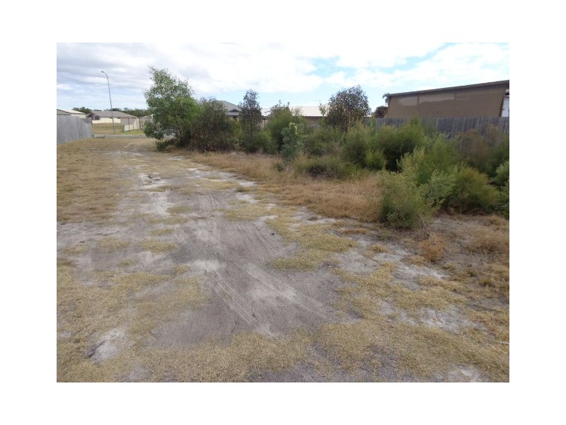 10 Lilly Pilly Dr, Burrum Heads QLD 4659