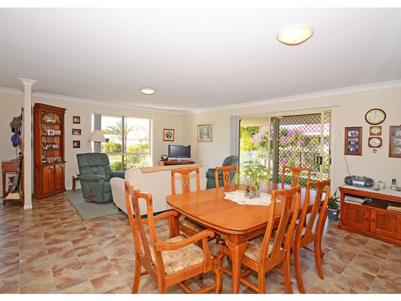 24 Sunrise Crescent, Burrum Heads QLD 4659