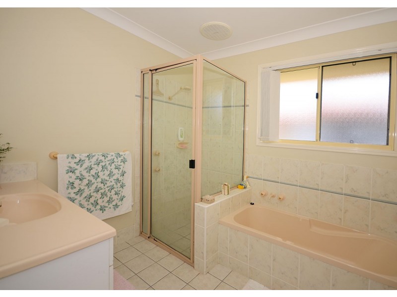 24 Sunrise Crescent, Burrum Heads QLD 4659