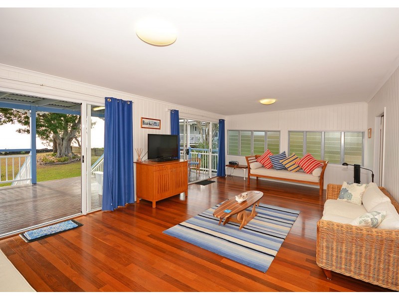 102 Burrum Street, Burrum Heads QLD 4659