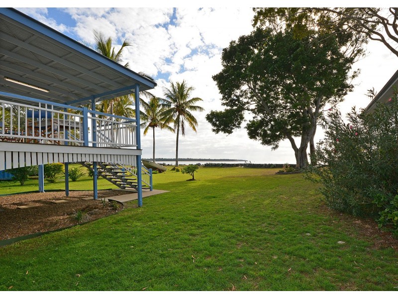 102 Burrum Street, Burrum Heads QLD 4659
