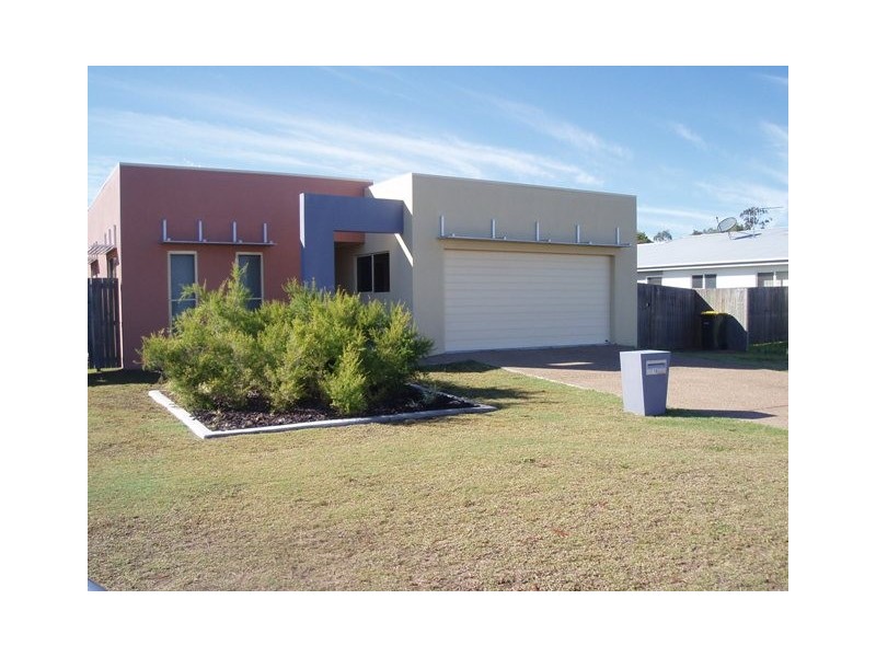 10 Swanview Court, Toogoom QLD 4655
