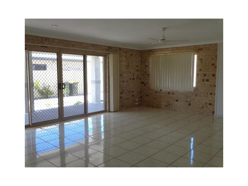 16 Louise Drive, Burrum Heads QLD 4659