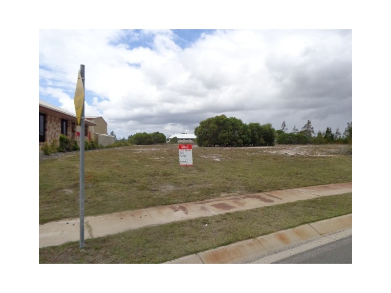 90 Beach Drive, Burrum Heads QLD 4659