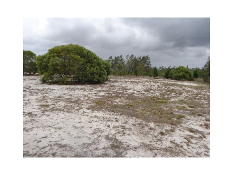 90 Beach Drive, Burrum Heads QLD 4659