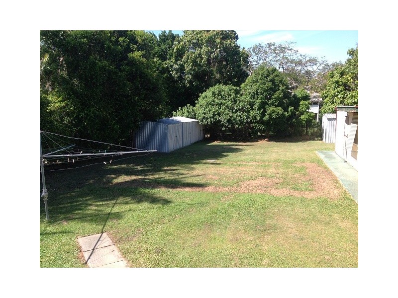 11 Charles Street, Howard QLD 4659
