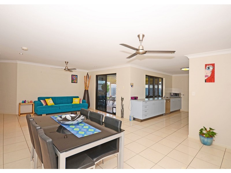 55 Lucas Drive, Burrum Heads QLD 4659