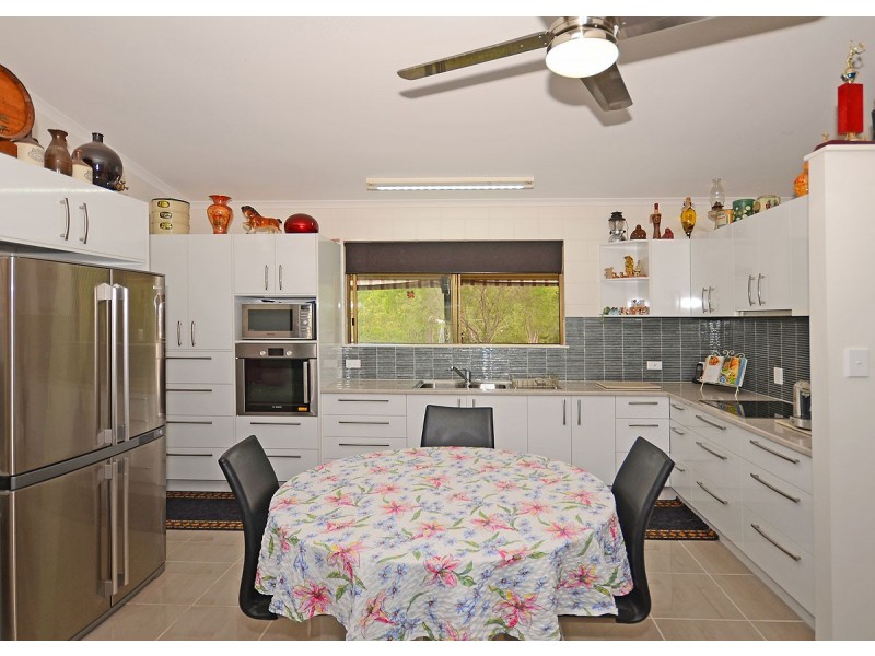 10 Coral Ave, Pacific Haven QLD 4659
