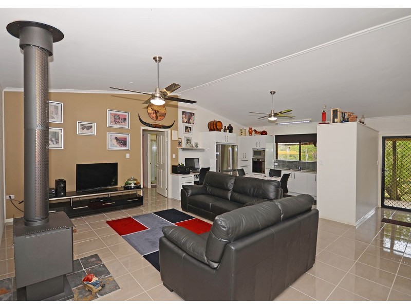 10 Coral Ave, Pacific Haven QLD 4659