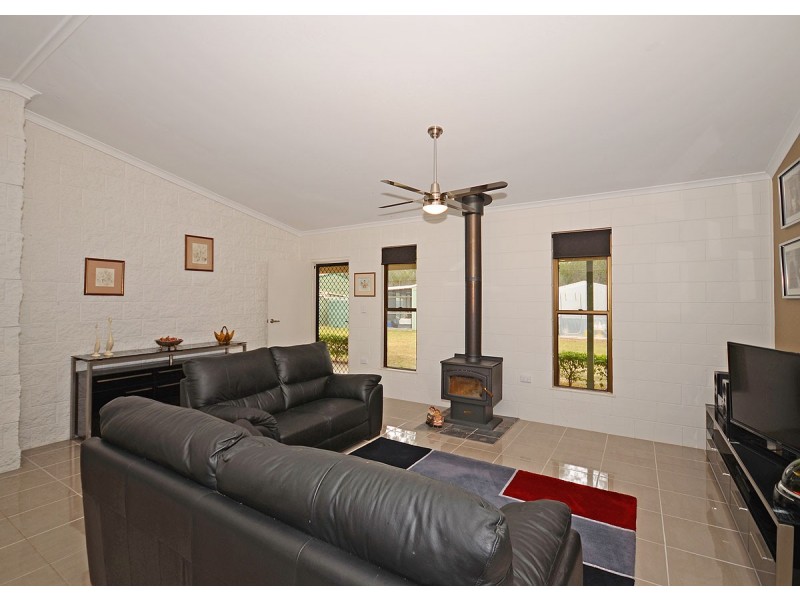 10 Coral Ave, Pacific Haven QLD 4659