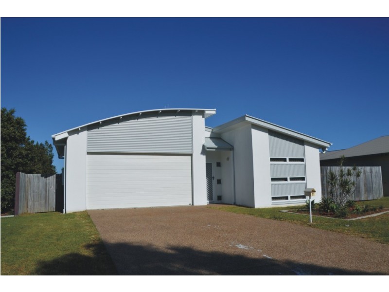 11 Swan View Court, Toogoom QLD 4655