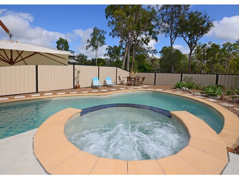6 Dreamtime Ave, Burrum Heads QLD 4659