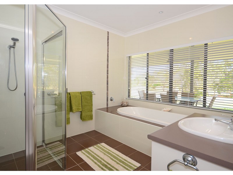 41 Raintree Ave, Burrum Heads QLD 4659