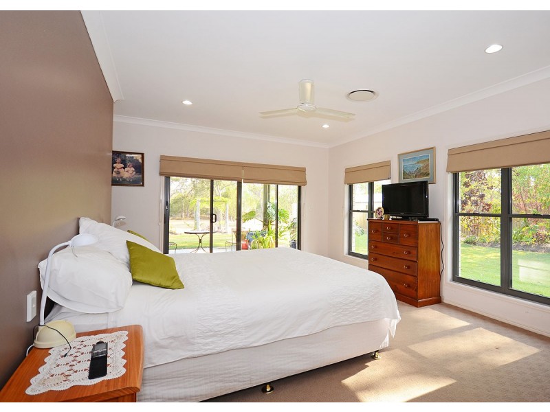 41 Raintree Ave, Burrum Heads QLD 4659