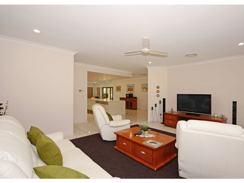 41 Raintree Ave, Burrum Heads QLD 4659