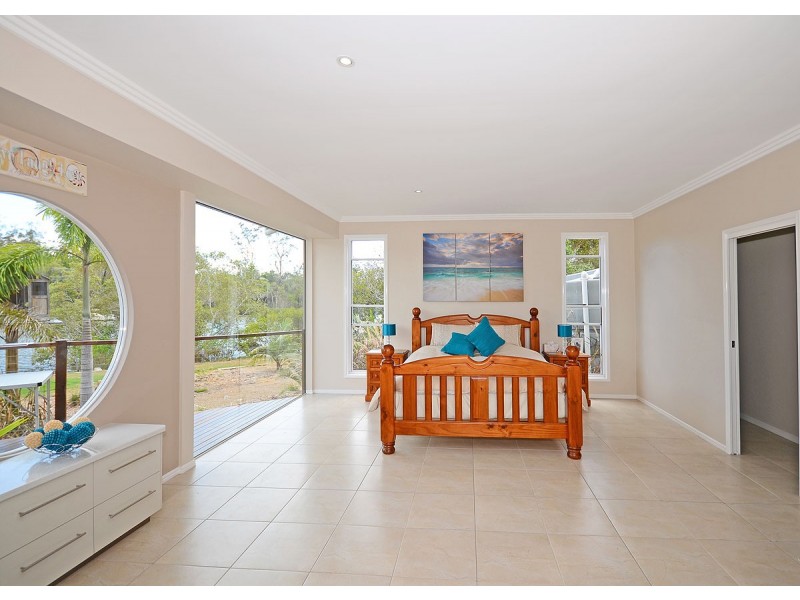 19 Island Close, Pacific Haven QLD 4659