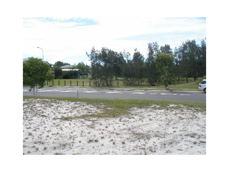 41 Beach Dr, Burrum Heads QLD 4659