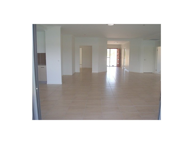 9 Ed’s, Burrum Heads QLD 4659