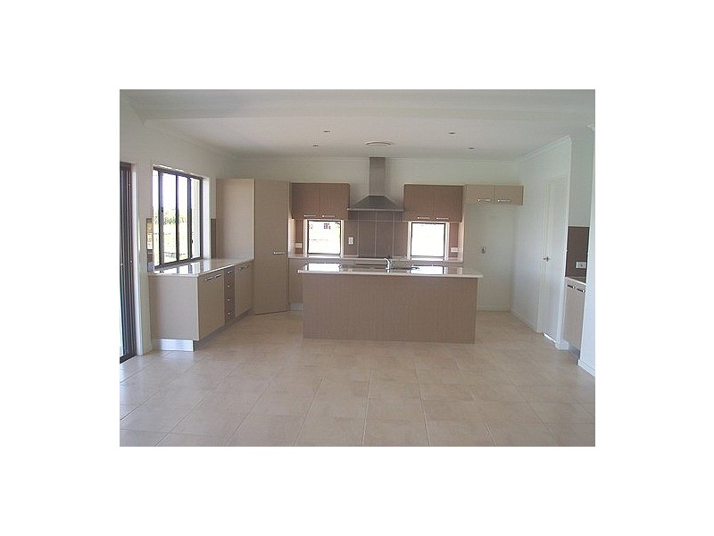 9 Ed’s, Burrum Heads QLD 4659