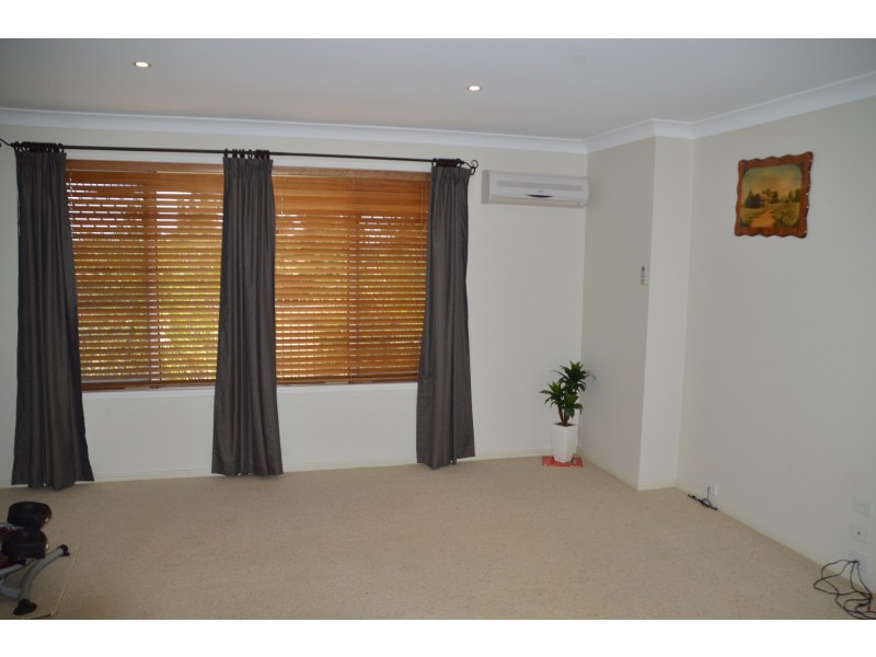 33 Lucas Drive, Burrum Heads QLD 4659