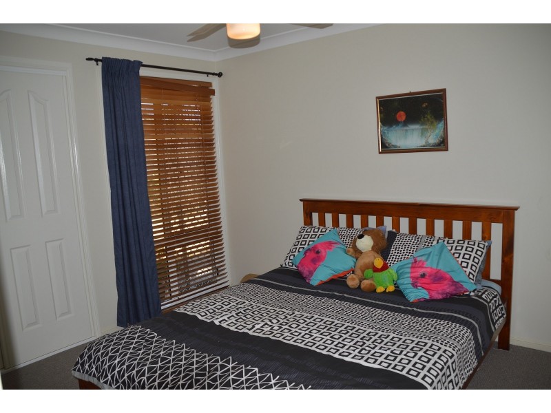 33 Lucas Drive, Burrum Heads QLD 4659