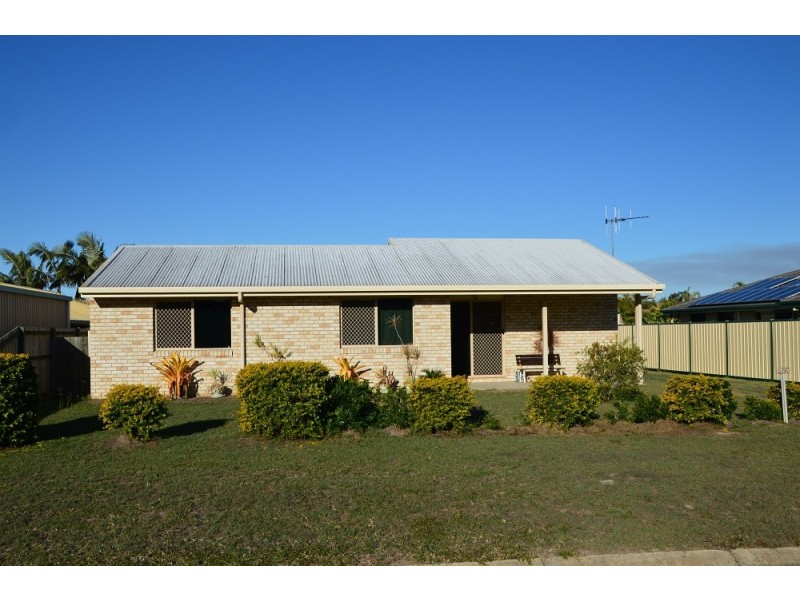 4 Lakes Boulevard, Burrum Heads QLD 4659