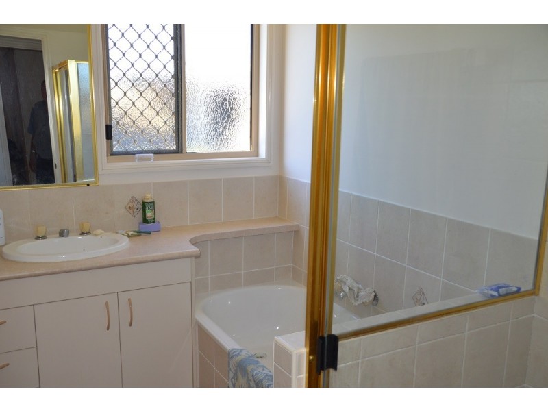 4 Lakes Boulevard, Burrum Heads QLD 4659