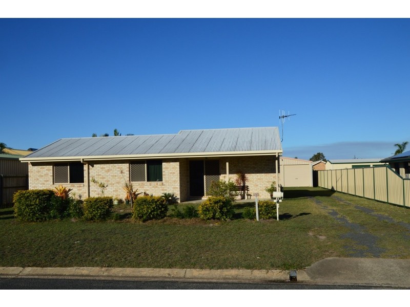 4 Lakes Boulevard, Burrum Heads QLD 4659